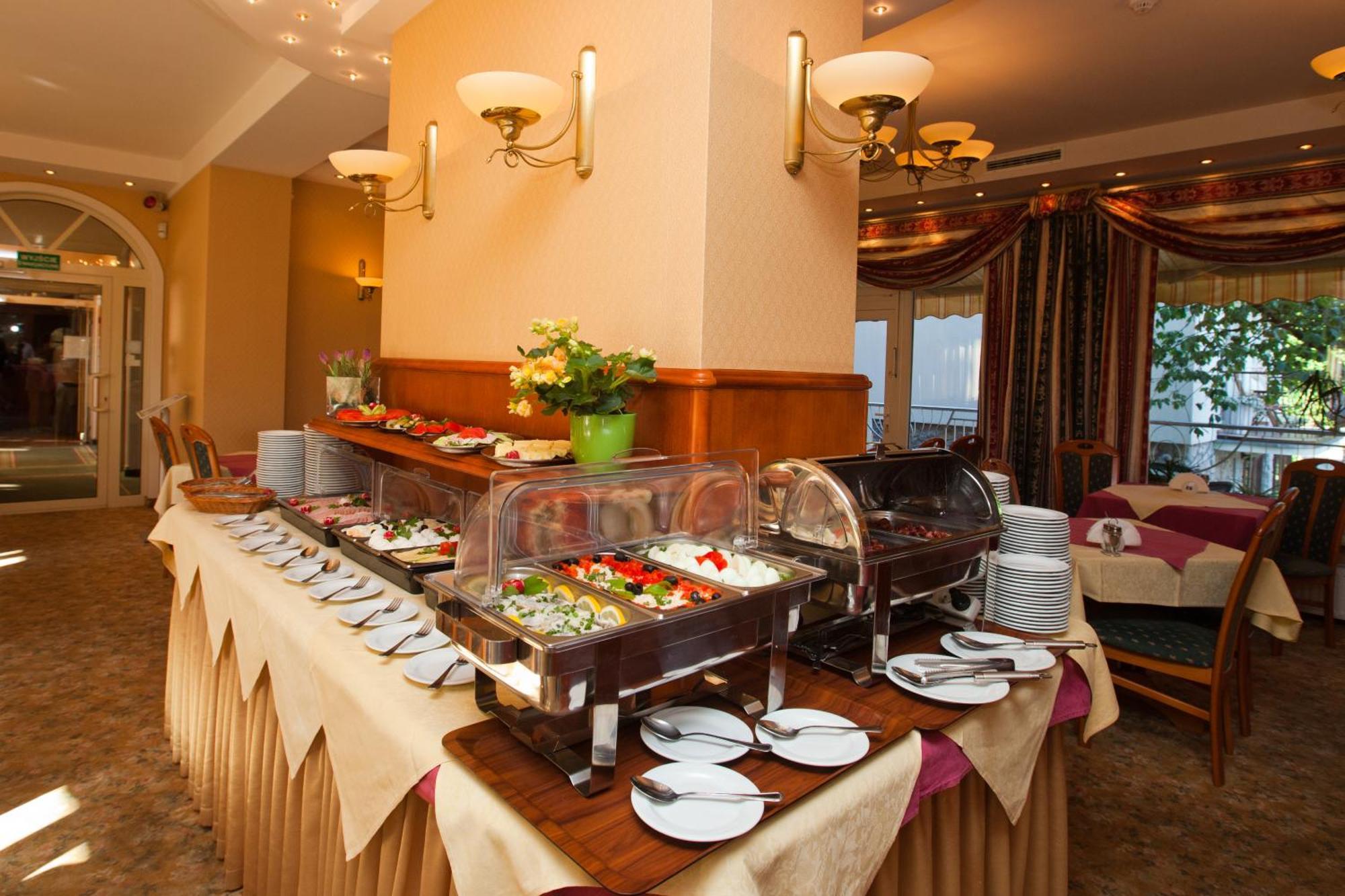 Hotel Polaris III Swinoujscie Bagian luar foto