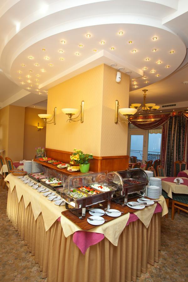 Hotel Polaris III Swinoujscie Bagian luar foto