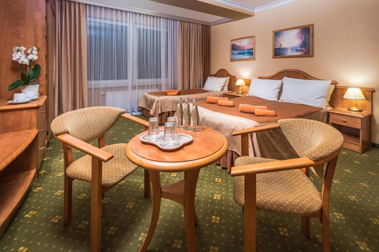 Hotel Polaris III Swinoujscie Bagian luar foto