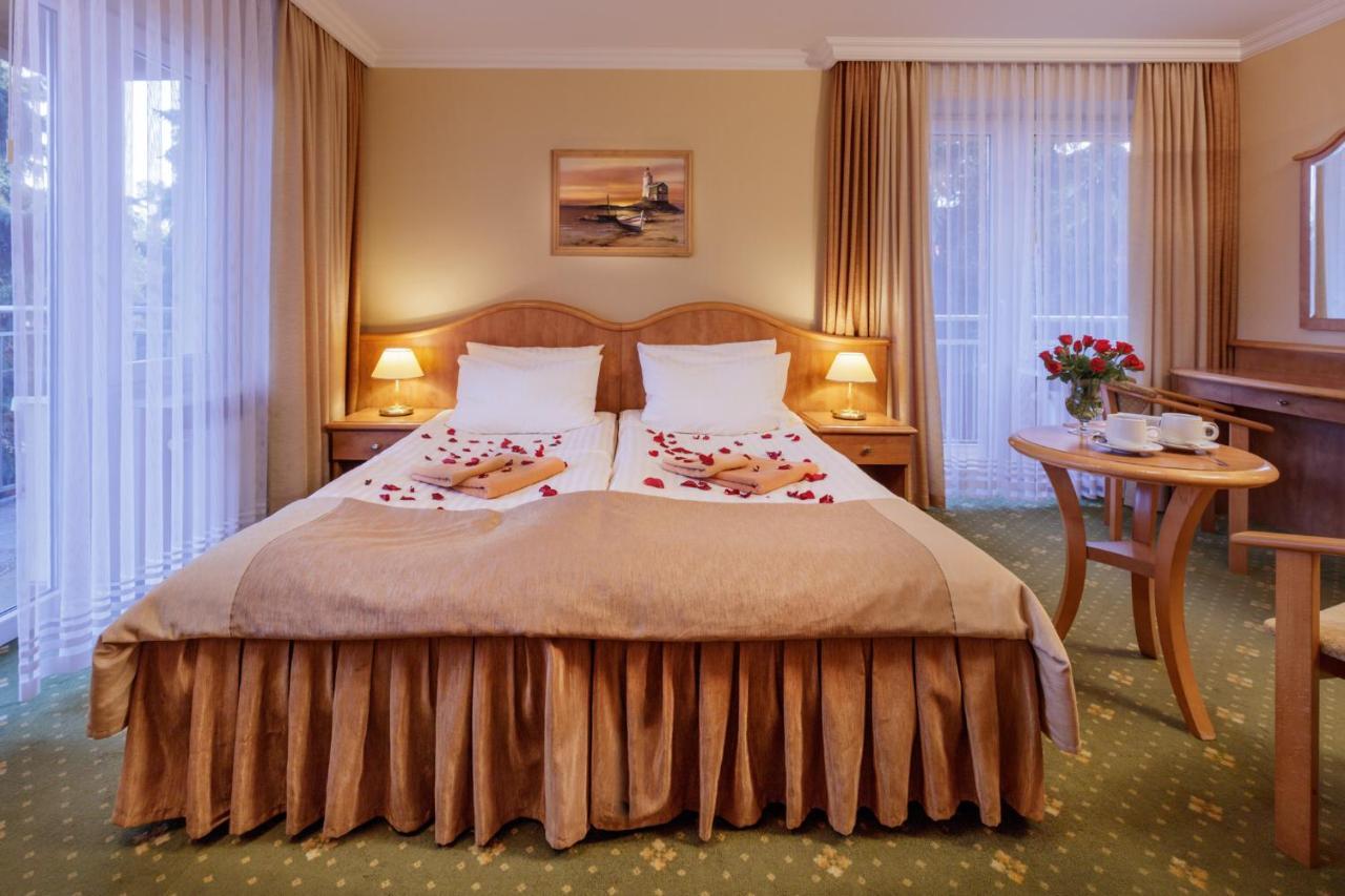 Hotel Polaris III Swinoujscie Bagian luar foto