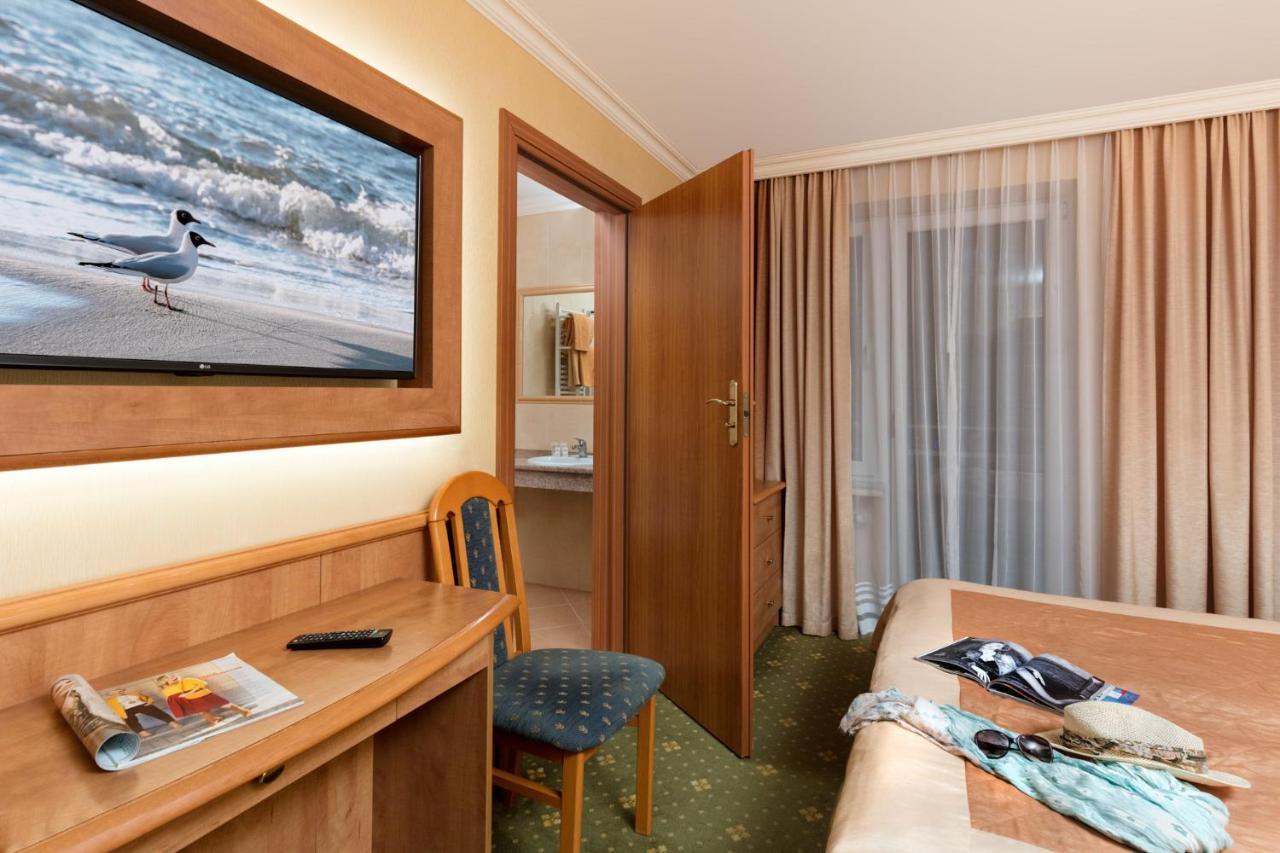 Hotel Polaris III Swinoujscie Bagian luar foto