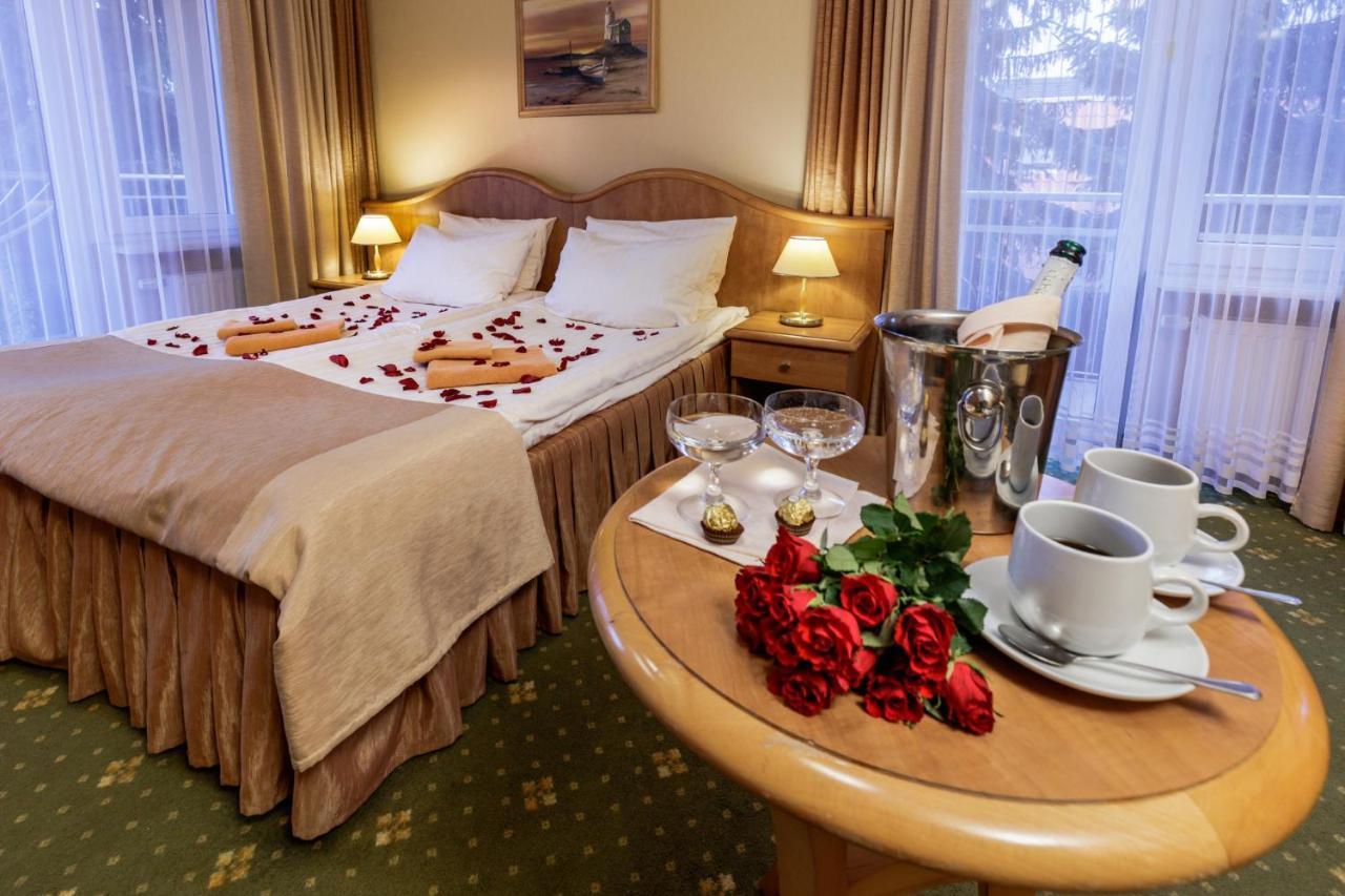 Hotel Polaris III Swinoujscie Bagian luar foto